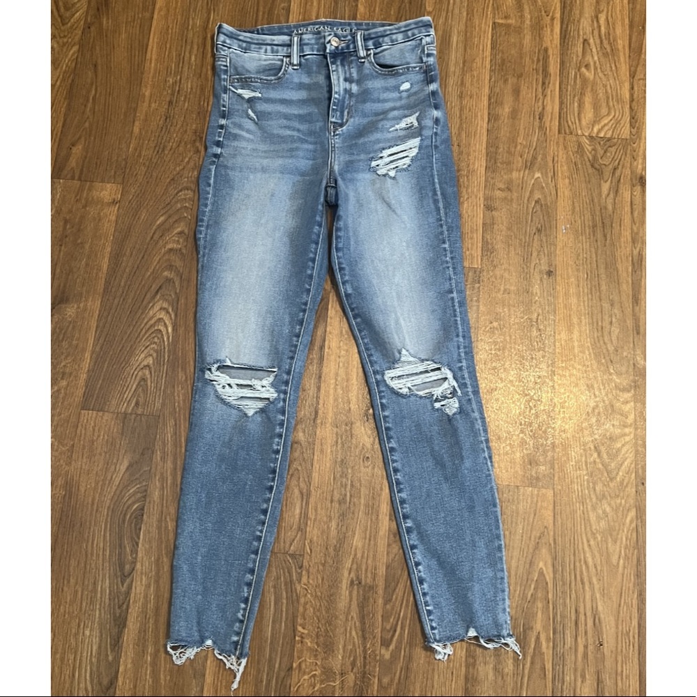 AE medium wash, stretchy skinny jeans!